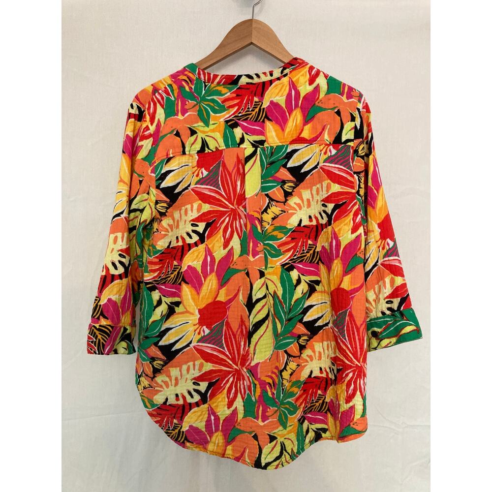 Joan Rivers Button Front Top - Picture 2 of 3